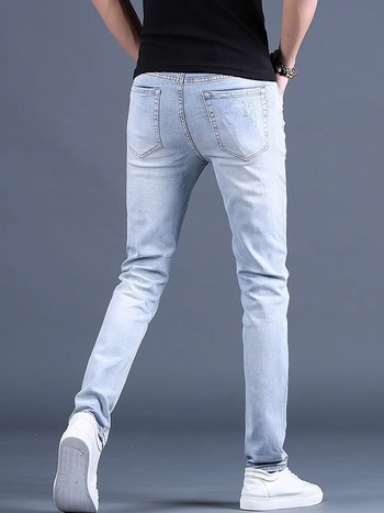 Rugalmas férfi farmernadrág, slim-fit szabás, egyenes láb, koreai stílus, strasszos mintázat, mindennapi viselet