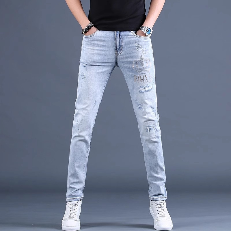 Rugalmas férfi farmernadrág, slim-fit szabás, egyenes láb, koreai stílus, strasszos mintázat, mindennapi viselet