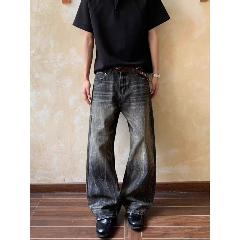 Férfiak számára készült High Street farmerrnadrág mosott hatású és whiskered részletekkel, vintage stílus – karcsú szabás, egyenes szár, enyhe bootcut