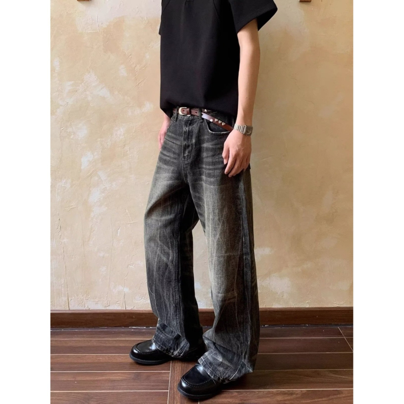 Férfiak számára készült High Street farmerrnadrág mosott hatású és whiskered részletekkel, vintage stílus – karcsú szabás, egyenes szár, enyhe bootcut