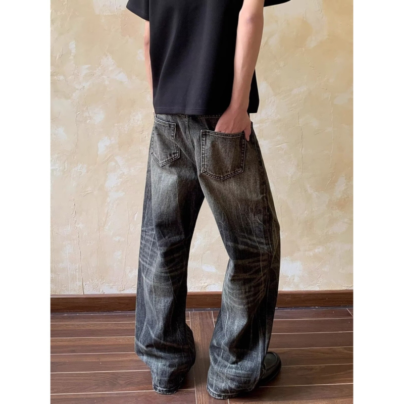 Férfiak számára készült High Street farmerrnadrág mosott hatású és whiskered részletekkel, vintage stílus – karcsú szabás, egyenes szár, enyhe bootcut