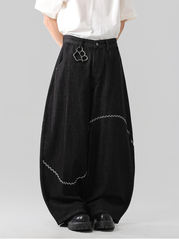 Muške crne denim hlače s izšivkom, ravne krojenje, opuštena silueta, široke nogavice, gradski stil