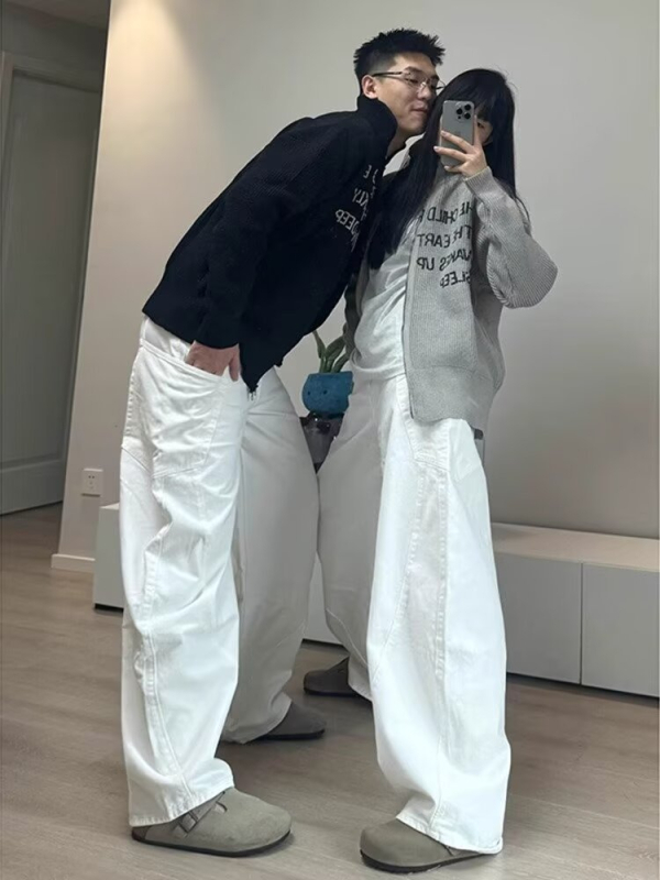 Muške traperice u američkom retro stilu, bijele, slobodan ravni kroj, široke nogavice, velike džepove