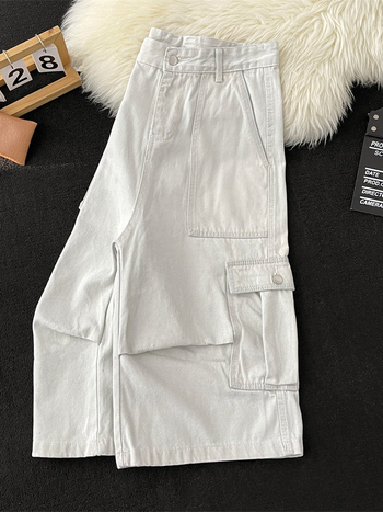 Férfi denim rövidnadrág több zsebbel, fehér, laza egyenes szabás, Capri hossz, nyári retro stílus