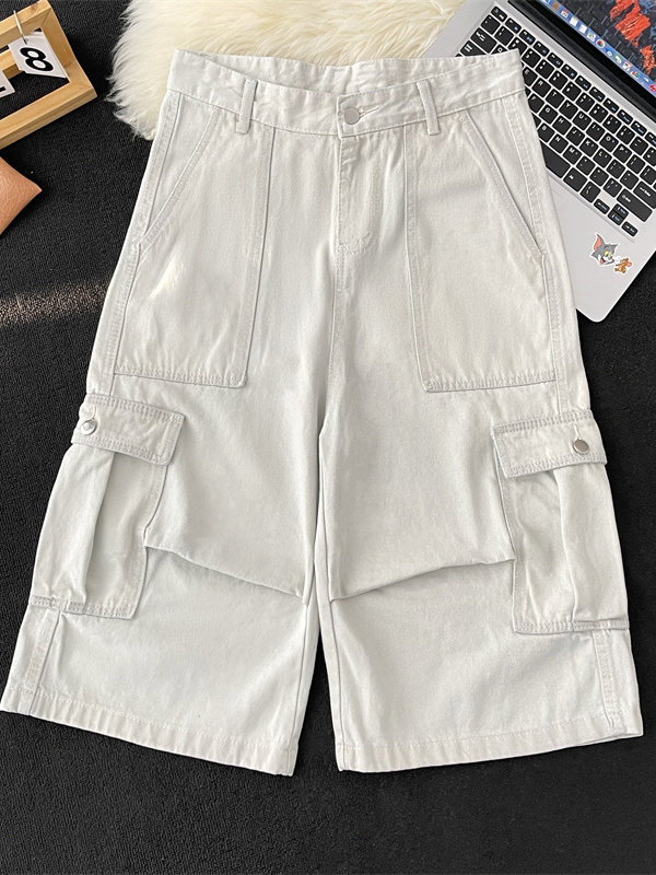 Férfi denim rövidnadrág több zsebbel, fehér, laza egyenes szabás, Capri hossz, nyári retro stílus