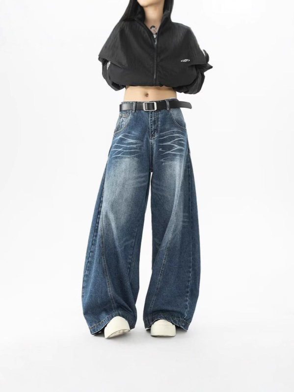 Férfiaknak szóló amerikai stílusú laza, egyenes szabású farmernadrág, háromdimenziós siluettel, mosott denim, széles lábszárú, padlóra érő hosszúság