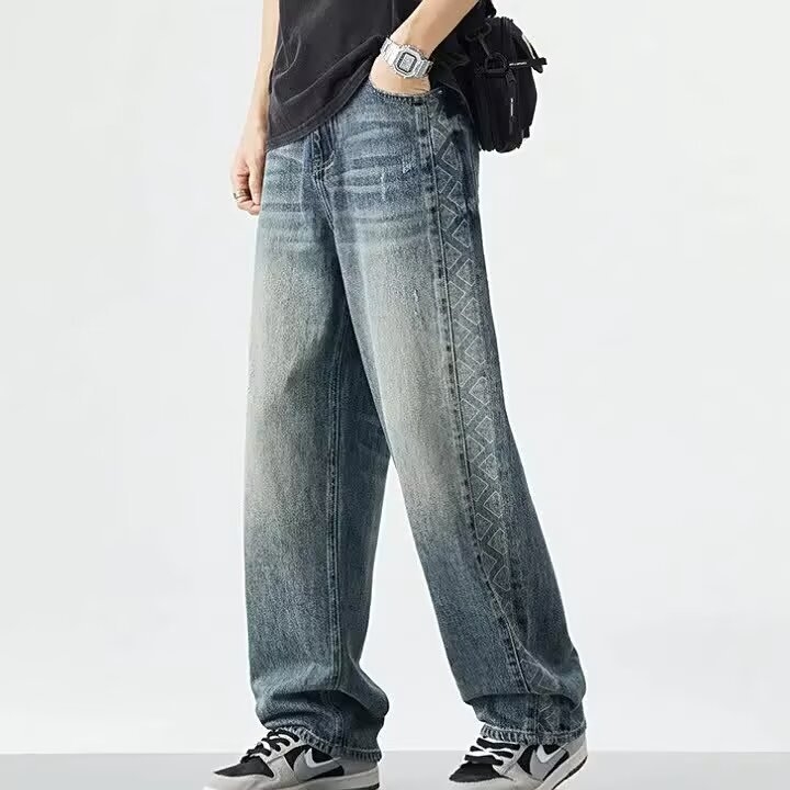 Férfi denim nadrág Totem márkával, amerikai stílus, gyűrődéses hatás, egyenes szabású, tavasz 2025