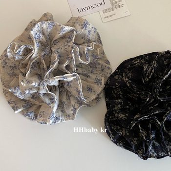 Erdei stílusú virágos hajgumi, lágy kék virágokkal és magas rugalmassággal