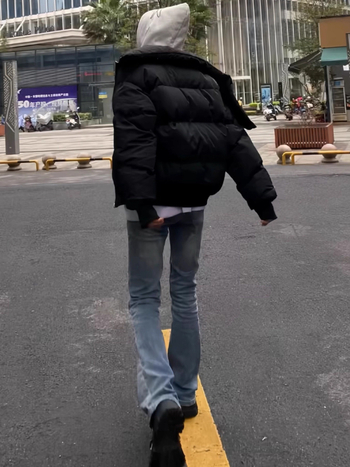 Férfi világoskék farmer, magas rugalmasság, bootcut szabás, drapírozó érzet, sokoldalú mindennapi farmer