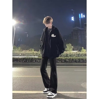 Cleanfit Pantaloni negri de costum pentru bărbați, cu cădere elegantă a țesăturii, croială slim‑fit dreptă, ușor evazați spre baza
