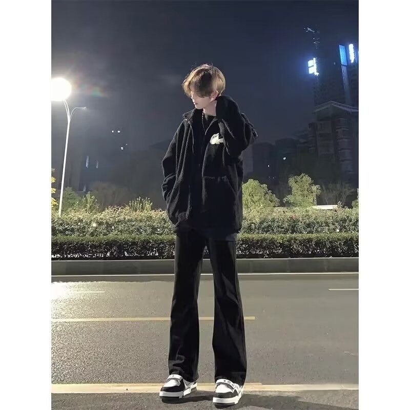 Cleanfit Pantaloni negri de costum pentru bărbați, cu cădere elegantă a țesăturii, croială slim‑fit dreptă, ușor evazați spre baza