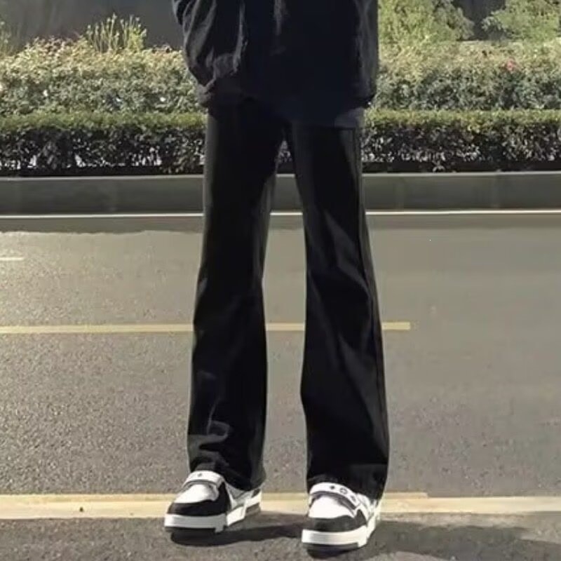 Cleanfit Pantaloni negri de costum pentru bărbați, cu cădere elegantă a țesăturii, croială slim‑fit dreptă, ușor evazați spre baza