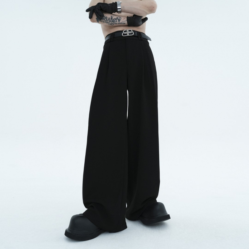 Muške hlače u američkom retro stilu s drapiranim učinkom, 2026 proljeće–jesen, patchwork plisirani detalji, A-linijski uski kroj