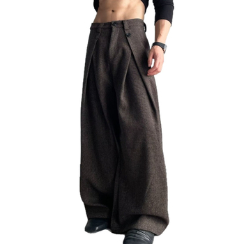 Smeđe muške hlače širokih nogavica, premium izrada, drapirana silueta, casual streetwear stil