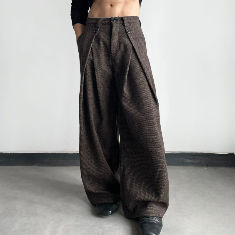Smeđe muške hlače širokih nogavica, premium izrada, drapirana silueta, casual streetwear stil