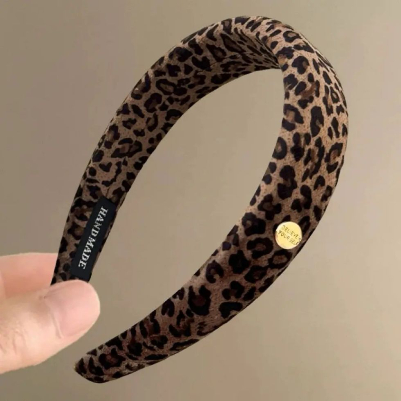Shibuya-stílusú leopard mintás hajpánt arany címkével, nőies magas koronát idéző hajtű, retro utazási hajkiegészítő