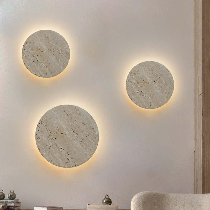 Okrugla žuta travertinska zidna lampa za spavaću sobu i hodnik, japanski stil wabi-sabi.