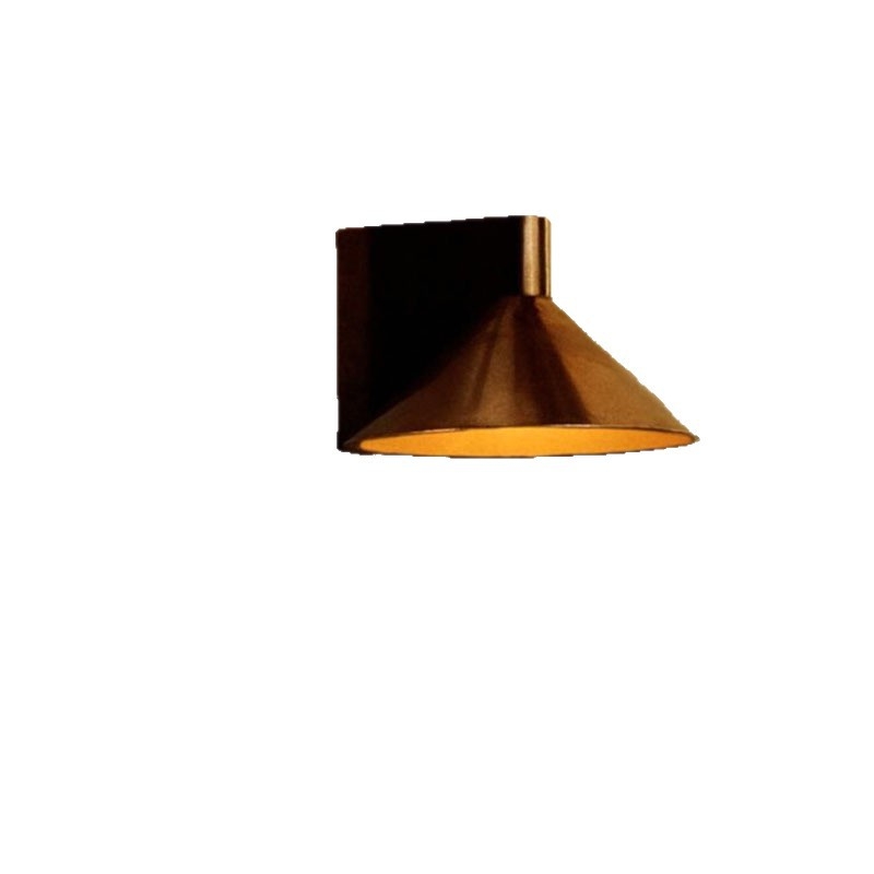 Talijanska minimalistička zidna lampa za spavaću sobu s konusnim geometrijskim dizajnom, pogodna za spavaću sobu i hodnik