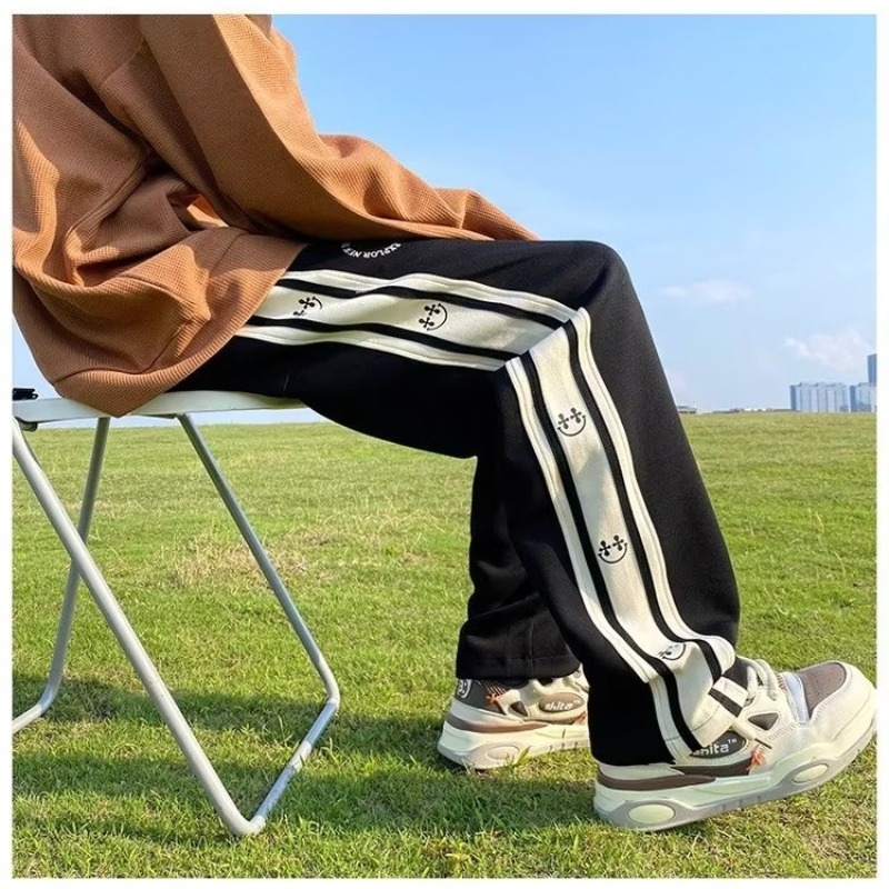Prugaste sportske hlače za muškarce, jesen, street hip-hop stil, ravna kroj, široke nogavice, svakodnevne hlače.