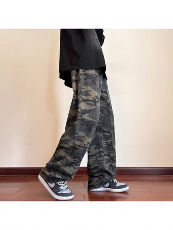 Férfiaknak készült kamuflázzal díszített cargo denim farmer, őszi kollekció, egyenes szabás, laza szár