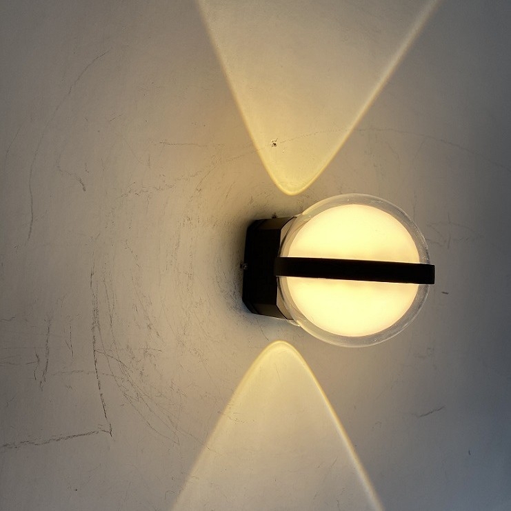 LED minimalistna zidna svjetiljka za vanjske i unutarnje zidove, s osvjetljenjem prema gore i dolje, pogodna za dvorište i balkon