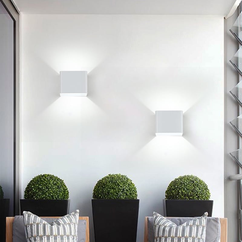LED falikar fel- és lefelé világítással, modern minimalista kivitel, folyosóra, hálószobába és az ágy mellé