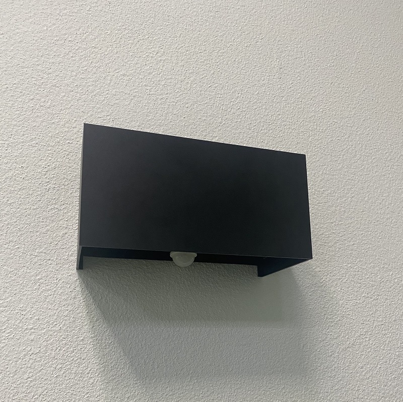 LED zidna lampa s osvjetljenjem gore-dolje i senzorom pokreta, za hodnike i vanjske zidove