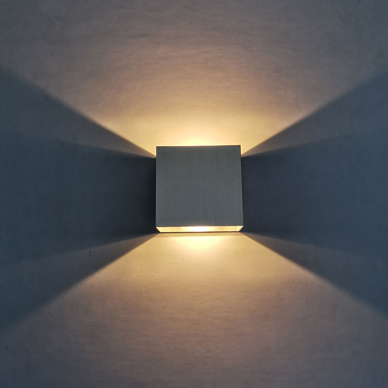 LED dvostruka zidna svjetiljka, unutarnje osvjetljenje, gornje i donje osvjetljenje, moderni minimalistički stil, dekorativna zidna lampa za spavaću sobu