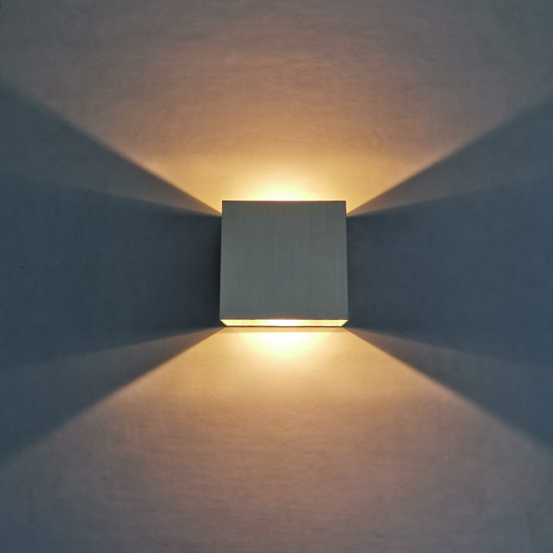 LED dvostruka zidna svjetiljka, unutarnje osvjetljenje, gornje i donje osvjetljenje, moderni minimalistički stil, dekorativna zidna lampa za spavaću sobu