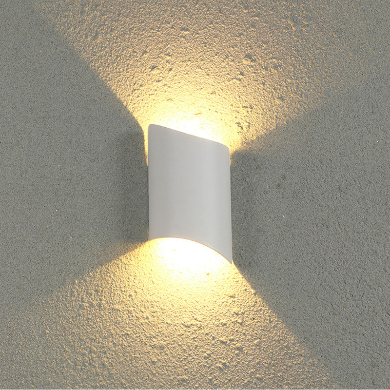 LED vanjska zidna svjetiljka, vodootporna, dvostruka glava, moderan dizajn od aluminija