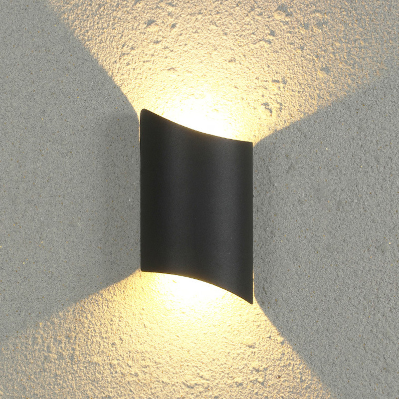 LED vanjska zidna svjetiljka, vodootporna, dvostruka glava, moderan dizajn od aluminija