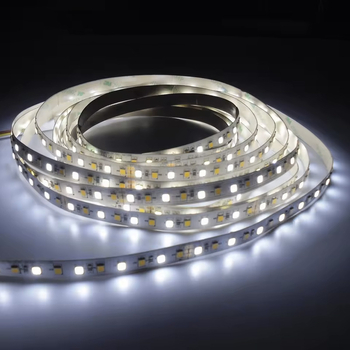 RGB LED traka s trobojnom podešavanjem boja, čipovi 2835, samoljepljiva, za unutarnje osvjetljenje stropa i kupaonskog ogledala, visoka svjetlina, bez treperenja, 12V, 120 LED