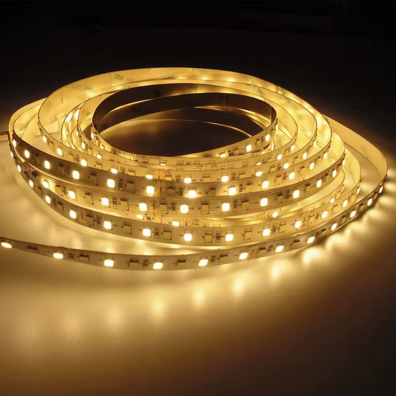 RGB LED traka s trobojnom podešavanjem boja, čipovi 2835, samoljepljiva, za unutarnje osvjetljenje stropa i kupaonskog ogledala, visoka svjetlina, bez treperenja, 12V, 120 LED