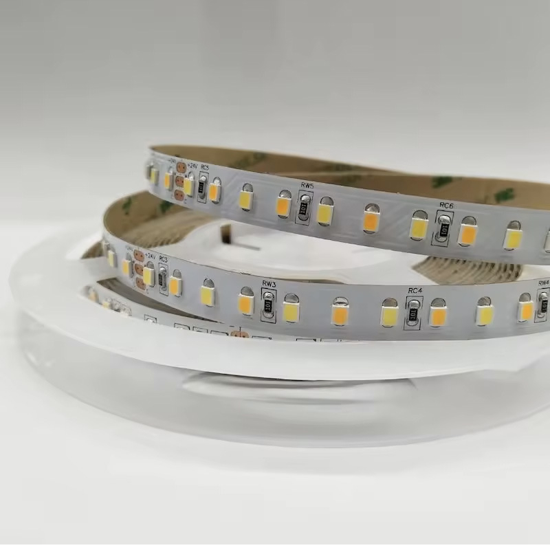 RGB LED traka s trobojnom podešavanjem boja, čipovi 2835, samoljepljiva, za unutarnje osvjetljenje stropa i kupaonskog ogledala, visoka svjetlina, bez treperenja, 12V, 120 LED
