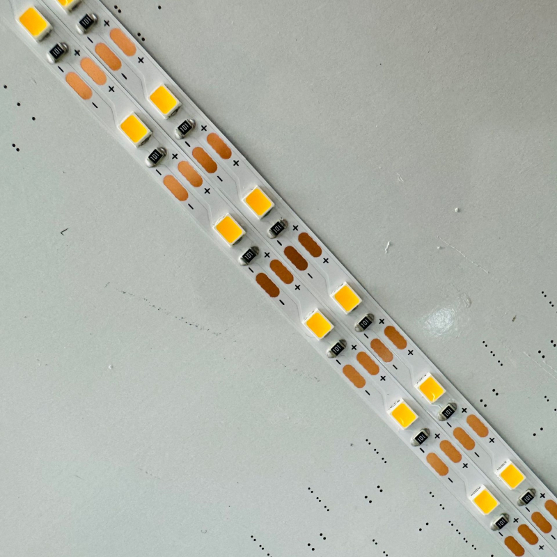 LED 2835 jednobojna topla bijela, 60 LED po metru, može se rezati na svaki LED, širina 5 mm, 5V, fleksibilni svjetlosni trak za ručne radove