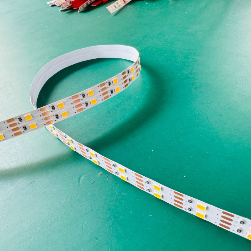 LED 2835 jednobojna topla bijela, 60 LED po metru, može se rezati na svaki LED, širina 5 mm, 5V, fleksibilni svjetlosni trak za ručne radove