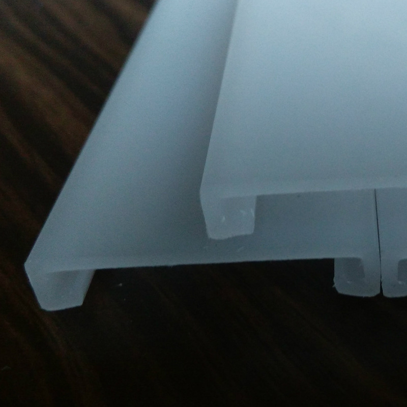 LED PC sjenilo za lampu, kućište od polikarbonata za linearni LED trak, ekstrudirano