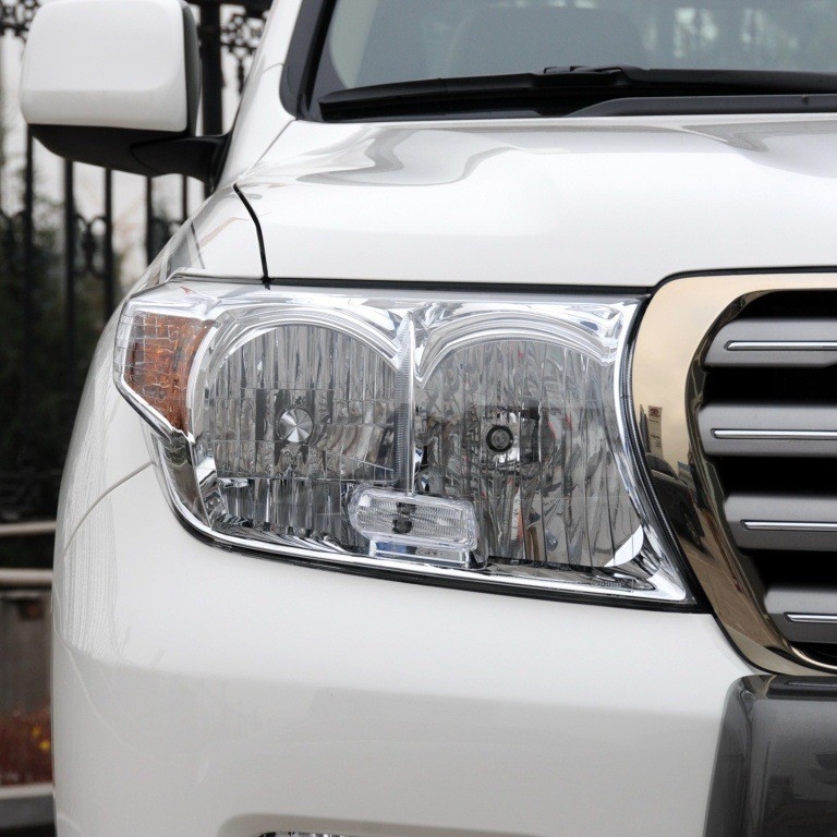 Prozirni poklopac prednjeg farova Toyota Land Cruiser LC200 (2008–2012)