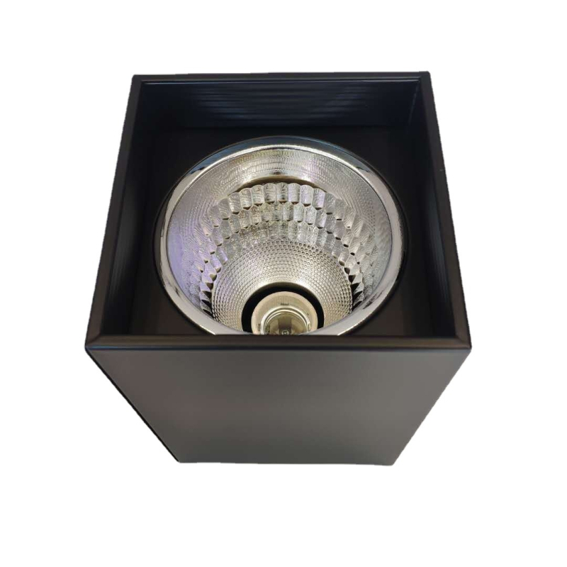 Kvadratni downlight za površinsku montažu s E27 navojem