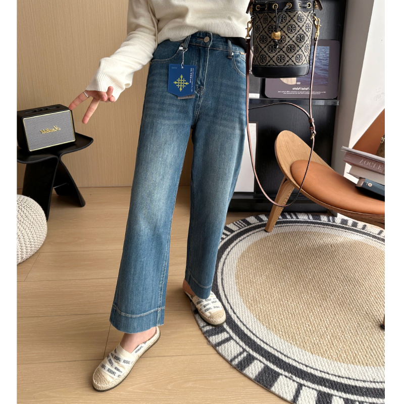 Ženske traperice ravnog kroja, cropped dužine 9/10, visokim strukom, denim, proljeće 2025