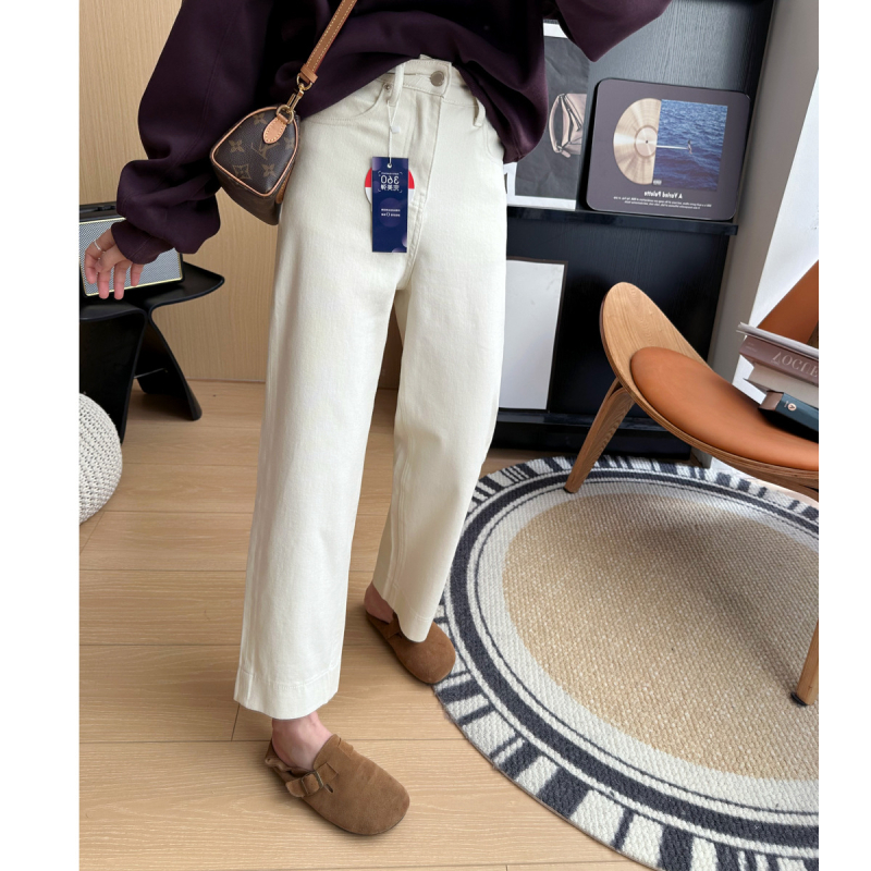 Ženske traperice ravnog kroja, cropped dužine 9/10, visokim strukom, denim, proljeće 2025