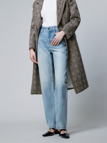 Visokokvalitetne ženske traperice za proljeće 2026., luksuzna tekstura, premium denim, laskava silueta, tri boje, visok struk, straight kroj