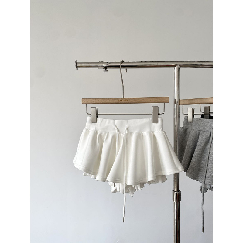 Korejski stil, moda protiv starenja, 2026 crna visoko elastična struk, kopča i veza, A-linija, nafuknute kratke culotte hlače za žene