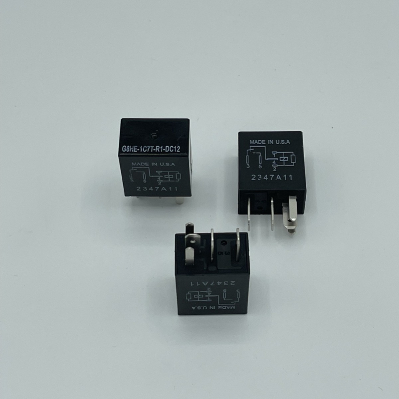 Automobilski rele 12V, 5-pinski G8HE-1C7T-R1-DC12