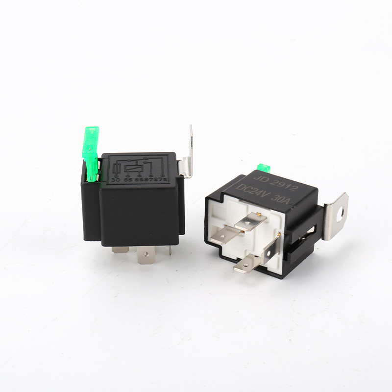 Automobilski relej 30A 12V, 4- ili 5-pin, metalna stražnja montaža