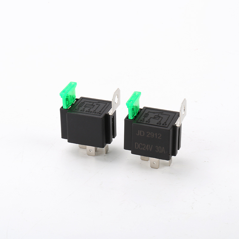 Automobilski relej 30A 12V, 4- ili 5-pin, metalna stražnja montaža