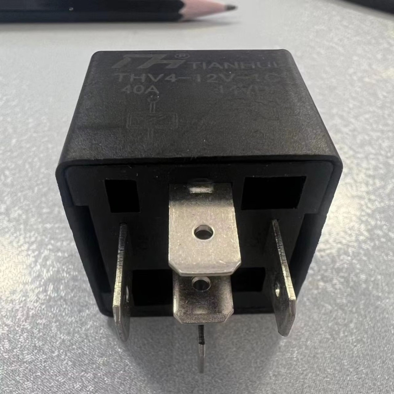 Tianhui V4-12VDC-C 30/40A automobilsko rele, 12V, 5‑pin