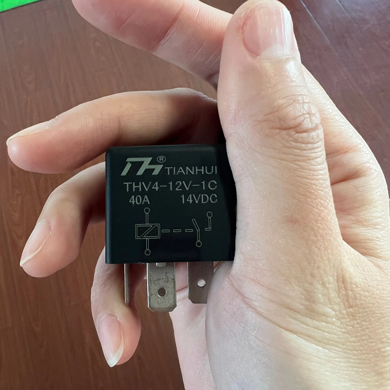 Tianhui V4-12VDC-C 30/40A automobilsko rele, 12V, 5‑pin