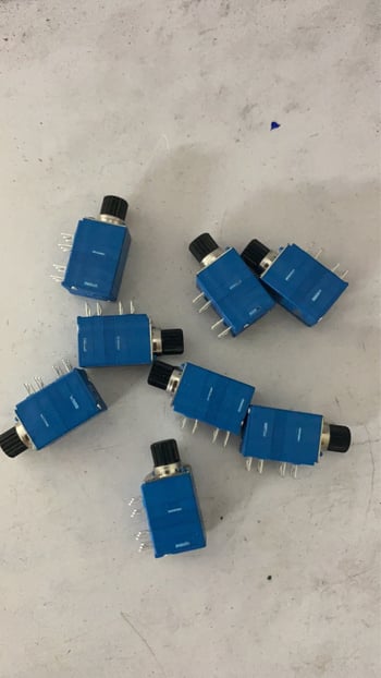 EMPHUA RK16 Auto Audio Pojačalo s 097 Dualnim Potenciometrima