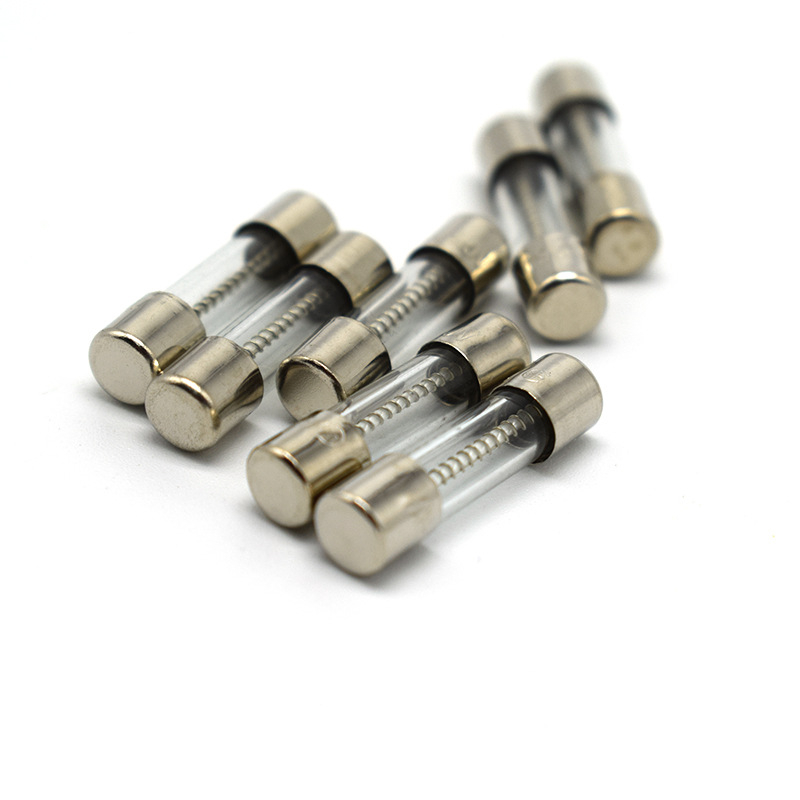 Staklena cijevna osigurač 5×20 mm, brzo prekidni 2A 250V, 100 komada u kutiji